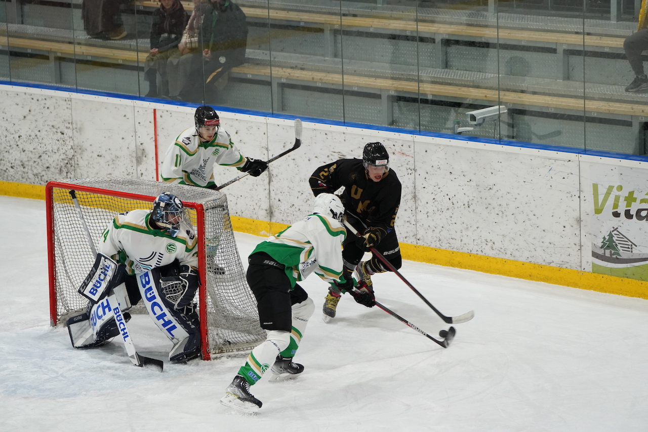 Nagyszerű nyitány az UNI GYŐR HOCKEY CUP-on!  UNI GYŐR ETO vs UMB 7:3