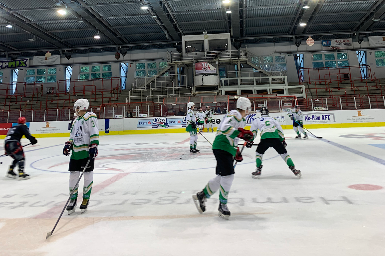 Tisztes helytállás az Andersen Liga nyitómérkőzésén. Worm Angels vs UNI GYŐR ETO HC 4:1
